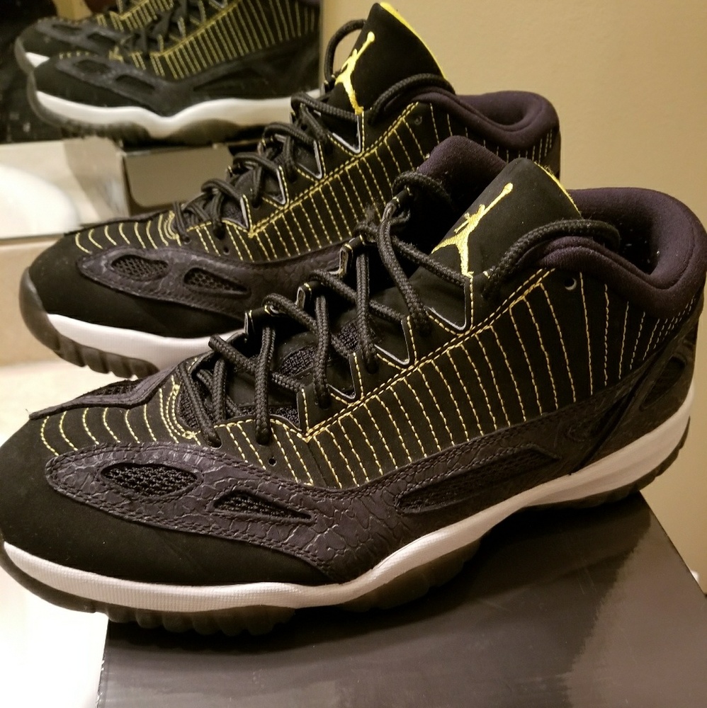 Jordan 11 Lows